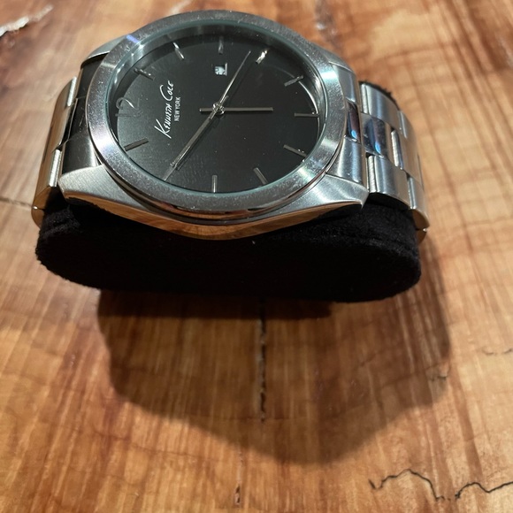 Kenneth Cole watch - Picture 2 of 2